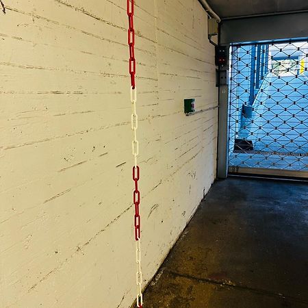 Ladenwohnung In Kreuzberg Mit Parkplatz In Einer Tiefgarage Berlim Exterior foto
